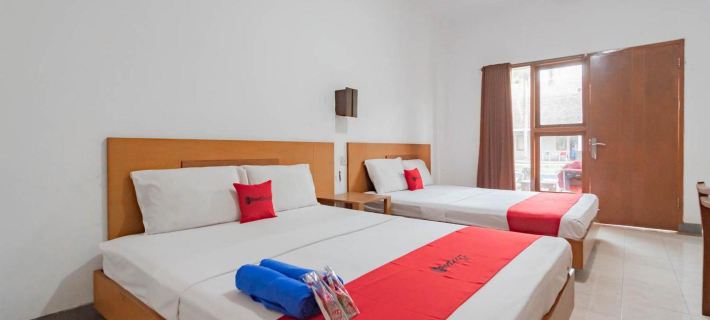RedDoorz Plus at Hotel Sofia Pangandaran Hotels in Pangandaran