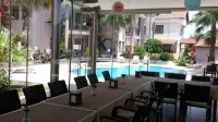 敏撻公寓式飯店 - 游泳池