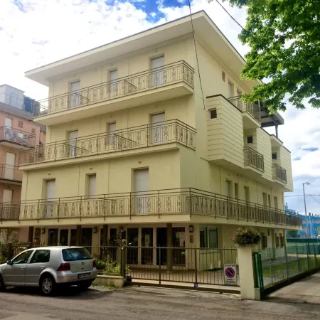 Hotel Monica