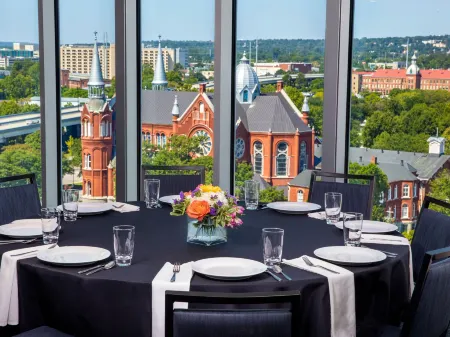 Hyatt House Augusta Downtown Отели рядом с достопримечательностью «DEFY Augusta»