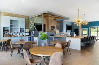 Travelodge by Wyndham Roberval Hotels in Roberval