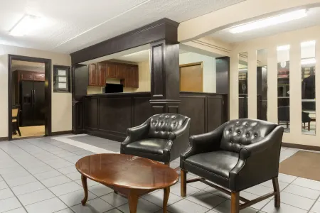 Super 8 by Wyndham Kingsport /I-81