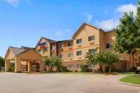 Fairfield Inn & Suites Houston Humble Hotel dekat Phillip Cezeaux Recreation Building