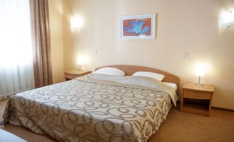 Pyatiy Ugol Hotel
