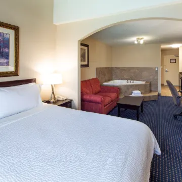 Holiday Inn Express & Suites EDSON by IHG