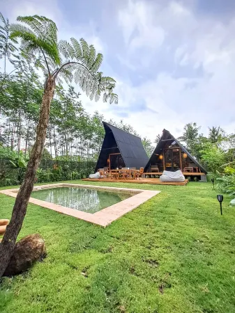 Villa Verde the garden Отели в г. Ngaglik