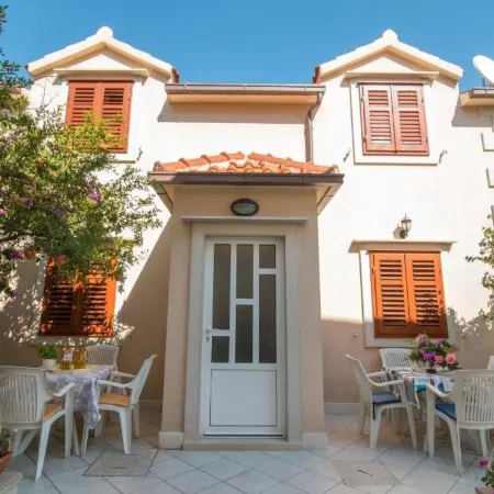 Apartments Longo