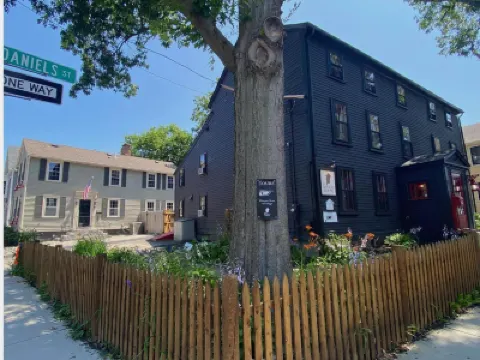 Silsbee's by Daniels House Hotels near Salem Witch Museum