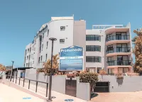 La Promenade فنادق في كالوندرا