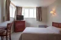 Clos de Vallombreuse the Originals Relais Hotels in Plomodiern