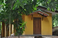 River Edge Bungalow Hotels in Thotagamuwa