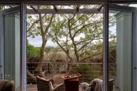 Tintswalo Boulders Hotels near Simon's Town Museum