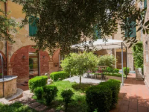 Piazza Paradiso Accommodation Hotels in Siena