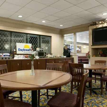Days Inn by Wyndham Sidney Oh