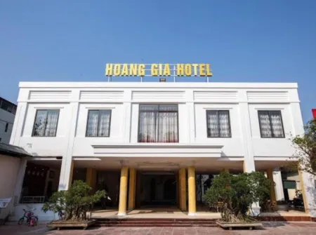 Hoàng Gia Hotel Sơn La Отели в г. P. Quyet Tam
