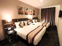 K GARDEN HOTEL PARIT BUNTAR