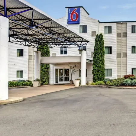 Motel 6 Roseburg, or