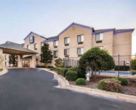 Comfort Inn & Suites Mansfield Hotels in Mansfield