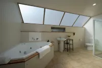 Lake Point Motel - Jacuzzi