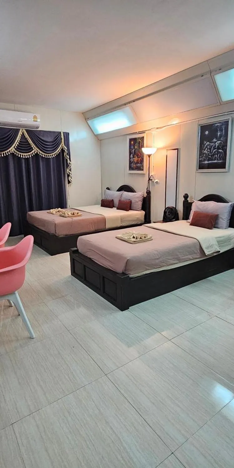ห้องคอมฟอร์ท สำหรับสามท่าน