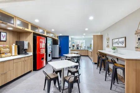 Microtel Inn & Suites by Wyndham Columbus North