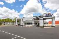 Baymont by Wyndham Dothan Hotels near Alabama College of Osteopathic Medicine