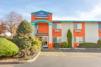 Howard Johnson by Wyndham Salem Hotels in Salem