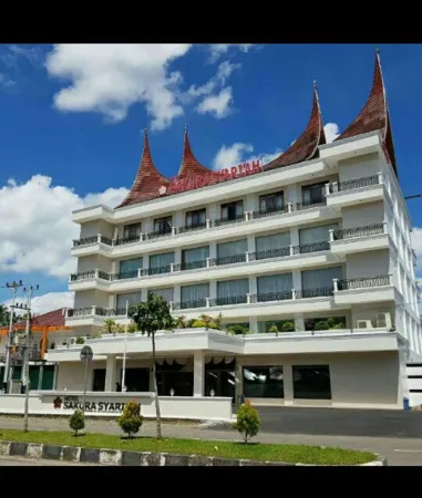 Hotel Sakura Syariah Отели в г. Агам