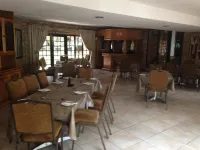 The Waterfront Country Lodge - breakfast