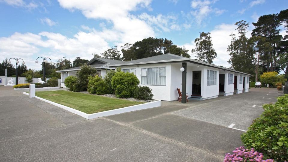 Queenspark Motel