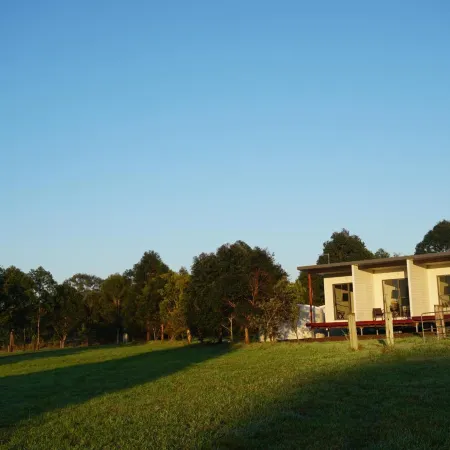 Narangba Motel (Formerly Brisbane North B&B and Winery)