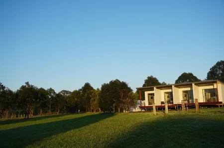 Narangba Motel (Formerly Brisbane North B&B and Winery) Отели в г. Кабулчер