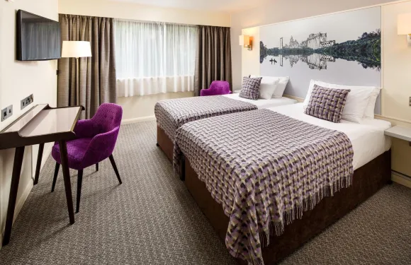 斯旺西美居酒店