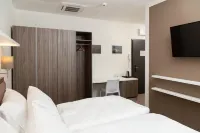 Skyhotel Prague - 3-Star