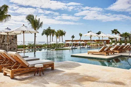 Etéreo, Auberge Collection