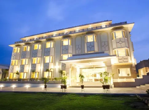KK Royal Hotel & Convention Centre Hotels near Jal Mahal