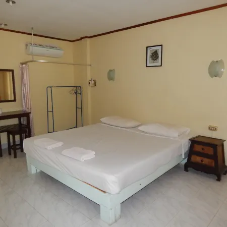 Jinta Hotel Nathon Beach