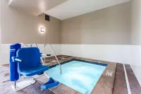 Sleep Inn & Suites West des Moines Near Jordan Creek - Hot Tub