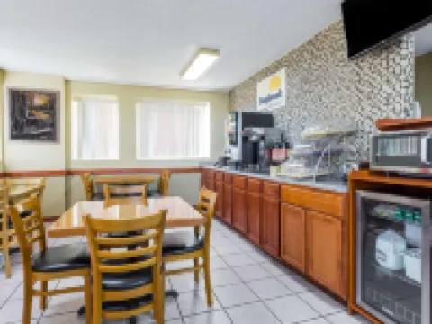 Days Inn by Wyndham Byron Hoteles en Byron