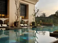 Hotel Tentrem Yogyakarta - Pools