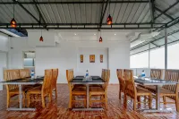 Treebo Windsong Resort Munnar, Tea Plantation View