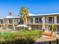 Super 8 by Wyndham Barstow Hotels in Barstow