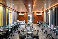 Goyal Hoteliers - Hotel Vasudha Near Prem Mandir, Vrindavan - バルコニー