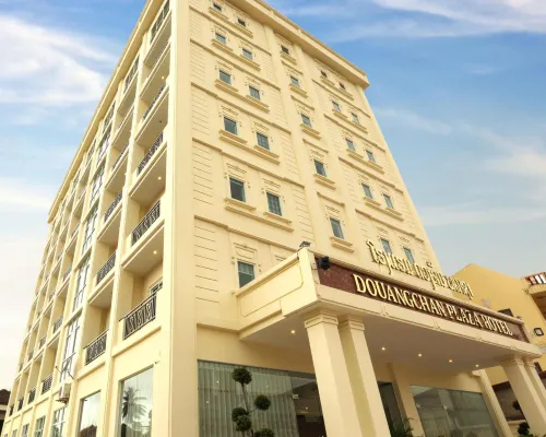 Douangchan Plaza Hotel Hotels near Phat Tich Temple