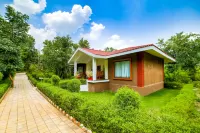 Lemon Tree Wildlife Resort, Bandhavgarh - Pools