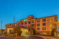 Holiday Inn Express & Suites Lexington NW-The Vineyard