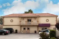 Howard Johnson by Wyndham Bakersfield Hotels in Kern County