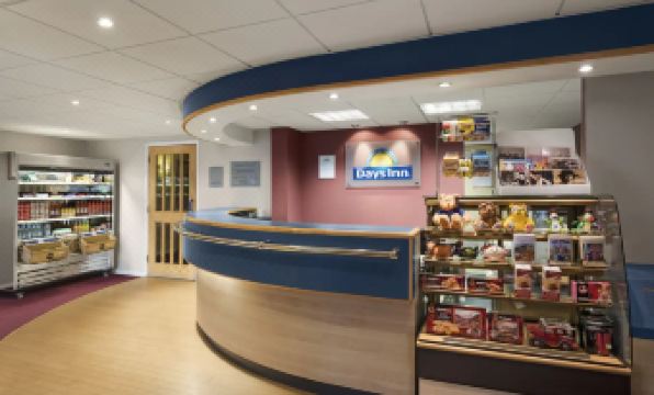 Days Inn by Wyndham Abington M74 - Housity