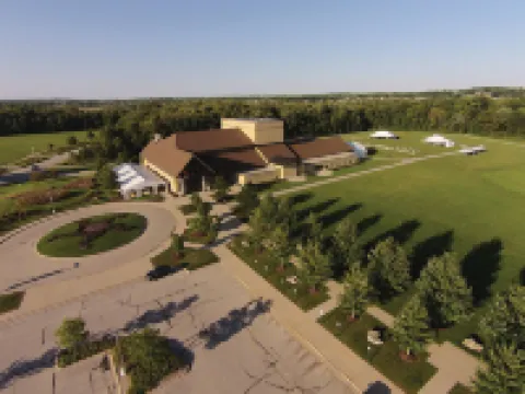 Fairfield Inn & Suites Milwaukee Brookfield 布魯克菲爾德酒店