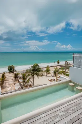 Punta Blanca Beach House Hotels in Isla Mujeres
